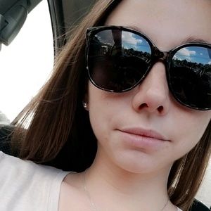 Meet your Posher, Kristin